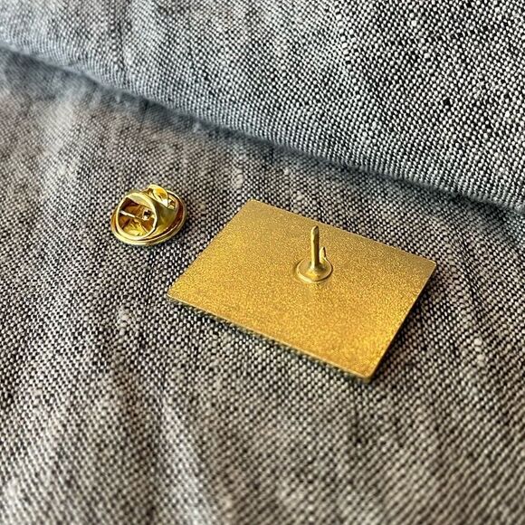 ✨2/$16 or 3/$20✨ “Getaway Car” Enamel Pin Taylor Swift Reputation Album - Picture 4 of 5